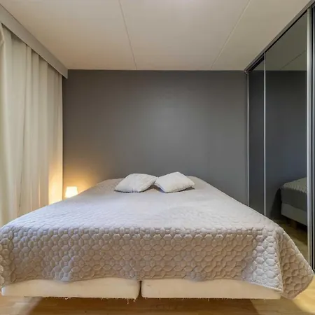 Good 3 With Free Parking & Beds For 6! * Helsinki