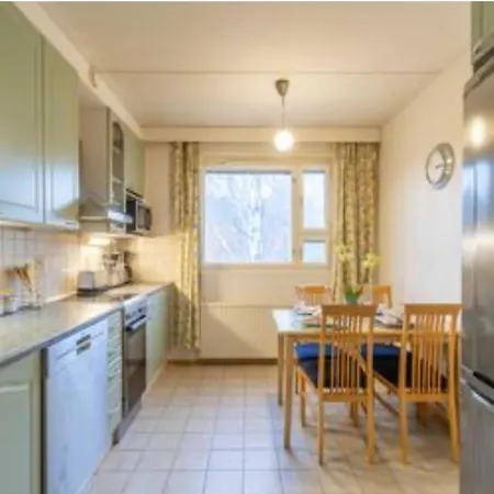 Good 3 With Free Parking & Beds For 6! Apartment